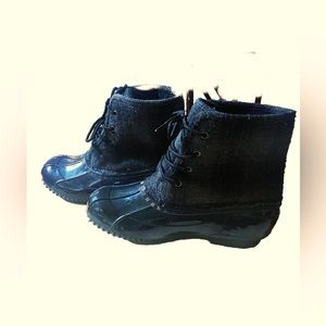 Cute Black and grey pattern women's duck/rain boots.